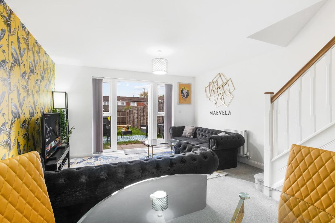 Luxury 2 Bed House City Centre ✘ Bbq & Garden ☆ Family Friendly→ Swingball & Outdoor Furniture - Free Parking → With 50 Inch Smart Tv, Free Netflix & Wifi ✘ Comfy Seating Area - By Maevela バーミンガム エクステリア 写真