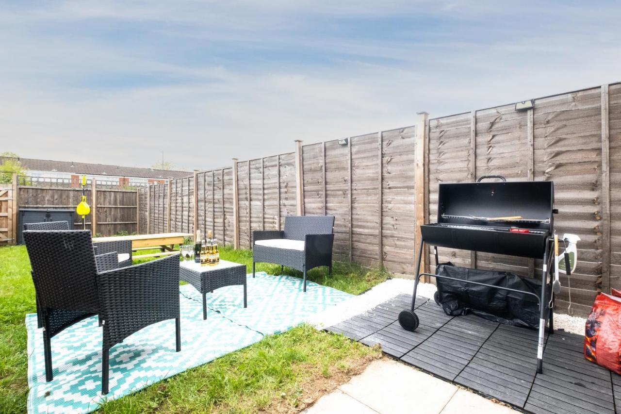Luxury 2 Bed House City Centre ✘ Bbq & Garden ☆ Family Friendly→ Swingball & Outdoor Furniture - Free Parking → With 50 Inch Smart Tv, Free Netflix & Wifi ✘ Comfy Seating Area - By Maevela バーミンガム エクステリア 写真